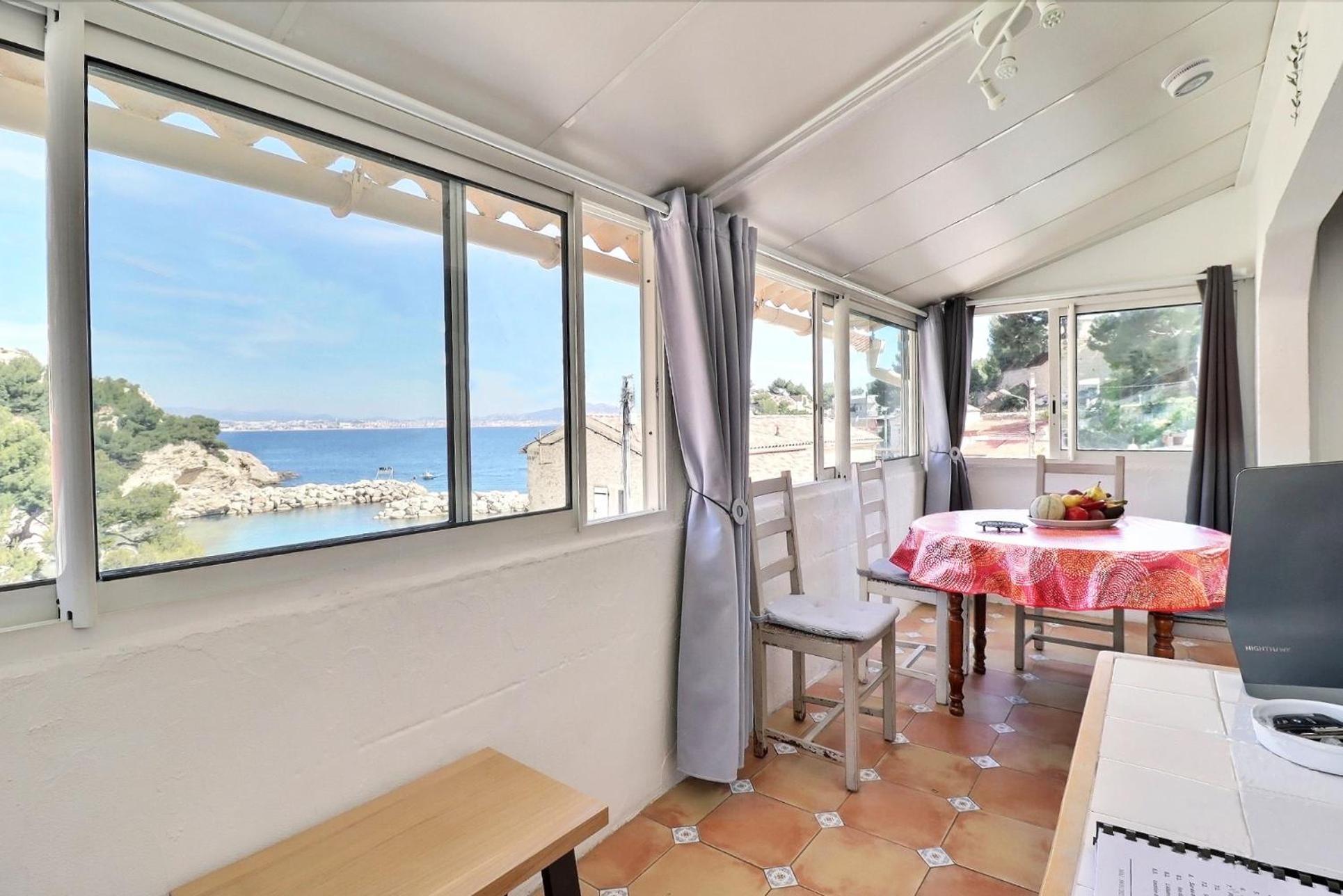 NOUVEAU Cabanon Calanque de Niolon vue mer et port *