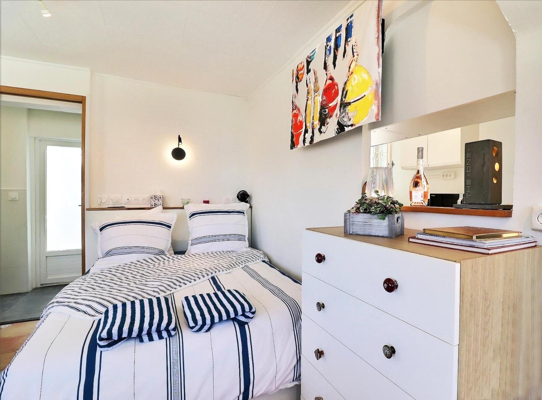Appartement NOUVEAU Cabanon Calanque de Niolon vue mer et port *